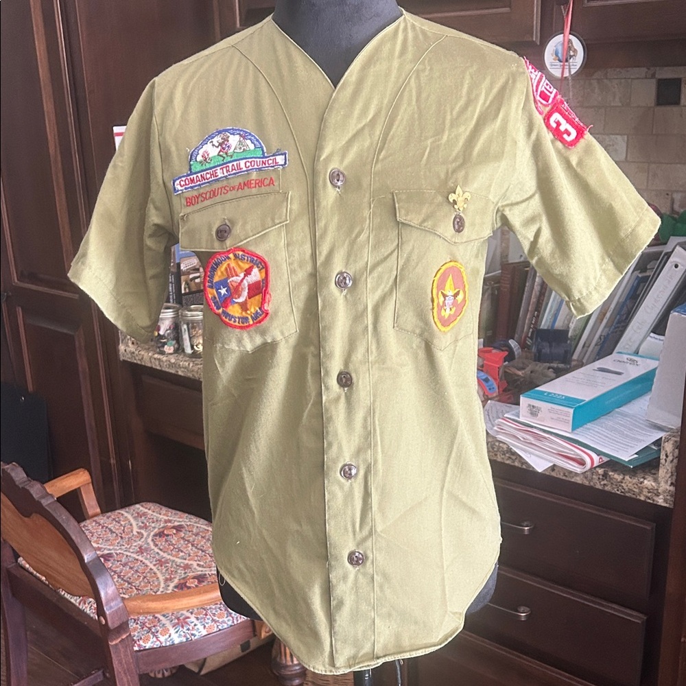 Vintage Boy Scout Sz 13 Olive Green Short Sleeve Shirt w patches GVC